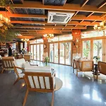Sanae\' Oldtown Hotel